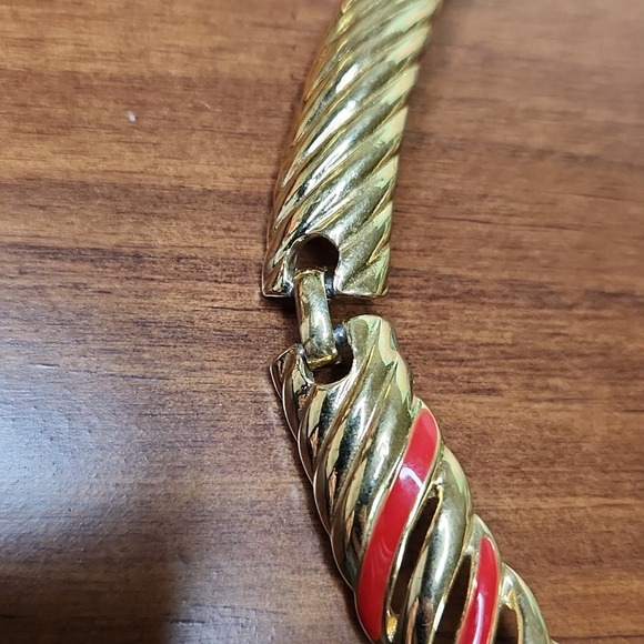 Trifari Red Enamel Gold Tone Collar Necklace - Picture 4 of 11